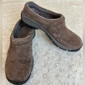 MERRELL Sz 6 Encore Nova Crystal Women Suede Fleece Shoe Clog Slip On Stone